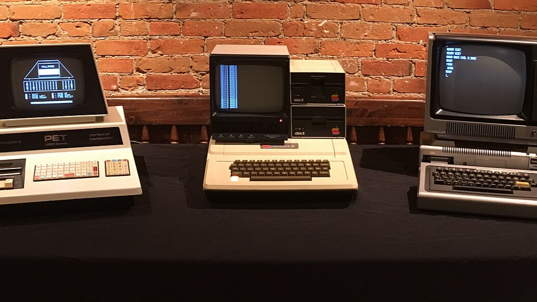 Technics History argues that 1977 marked a decisive break from hobbyist microcomputing to an emerging mass market, crystallised by the “Trinity”: