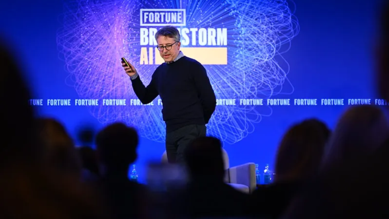 Benedict Evans argues that OpenAI faces four linked strategic problems : no durable technology lead, weak consumer stickiness despite enormous reach, no incumbent cashflow cushion, and a product roadmap driven by lab breakthroughs rather than customer-led planning.